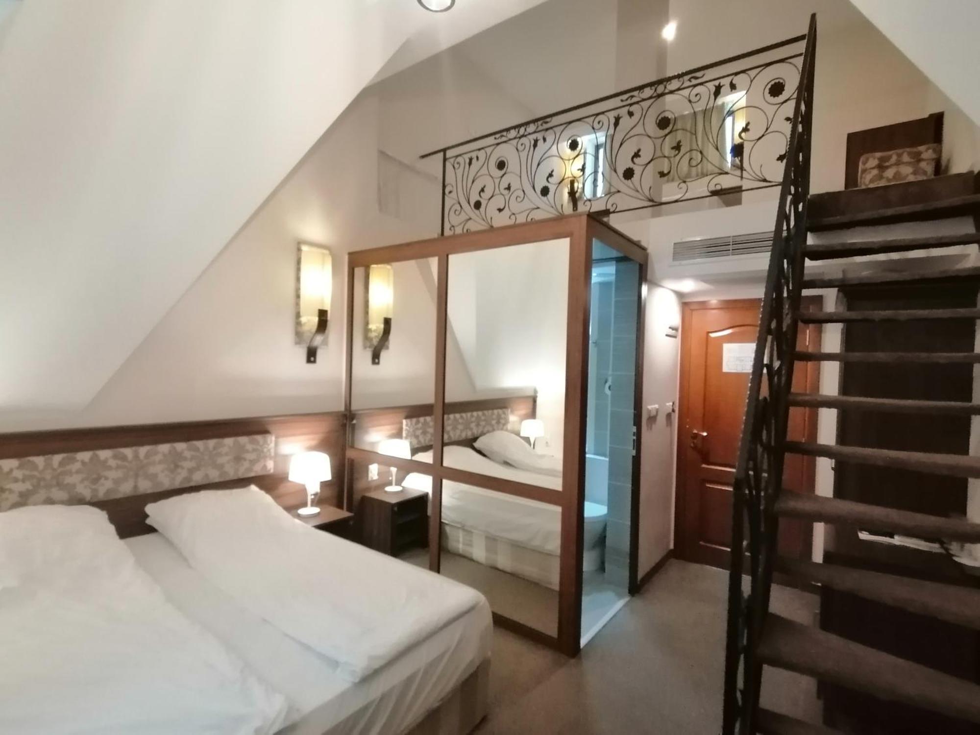 Hotel Aristokrat Обзор Экстерьер фото