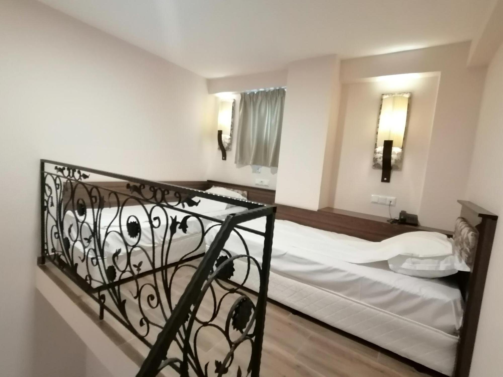 Hotel Aristokrat Обзор Экстерьер фото
